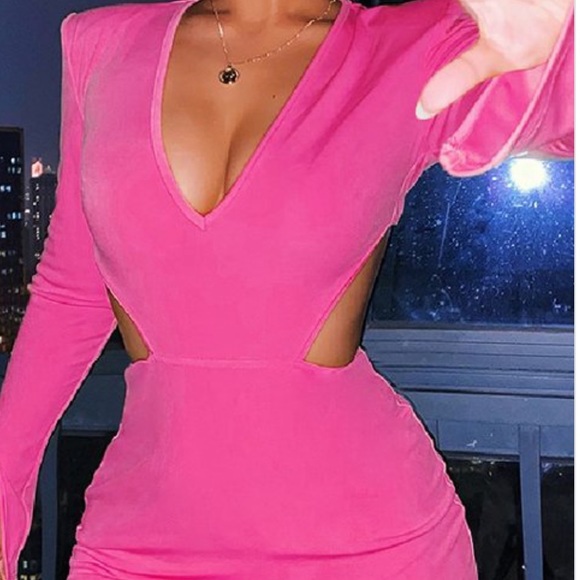 TOO SEXY! - Picture 4 of 8